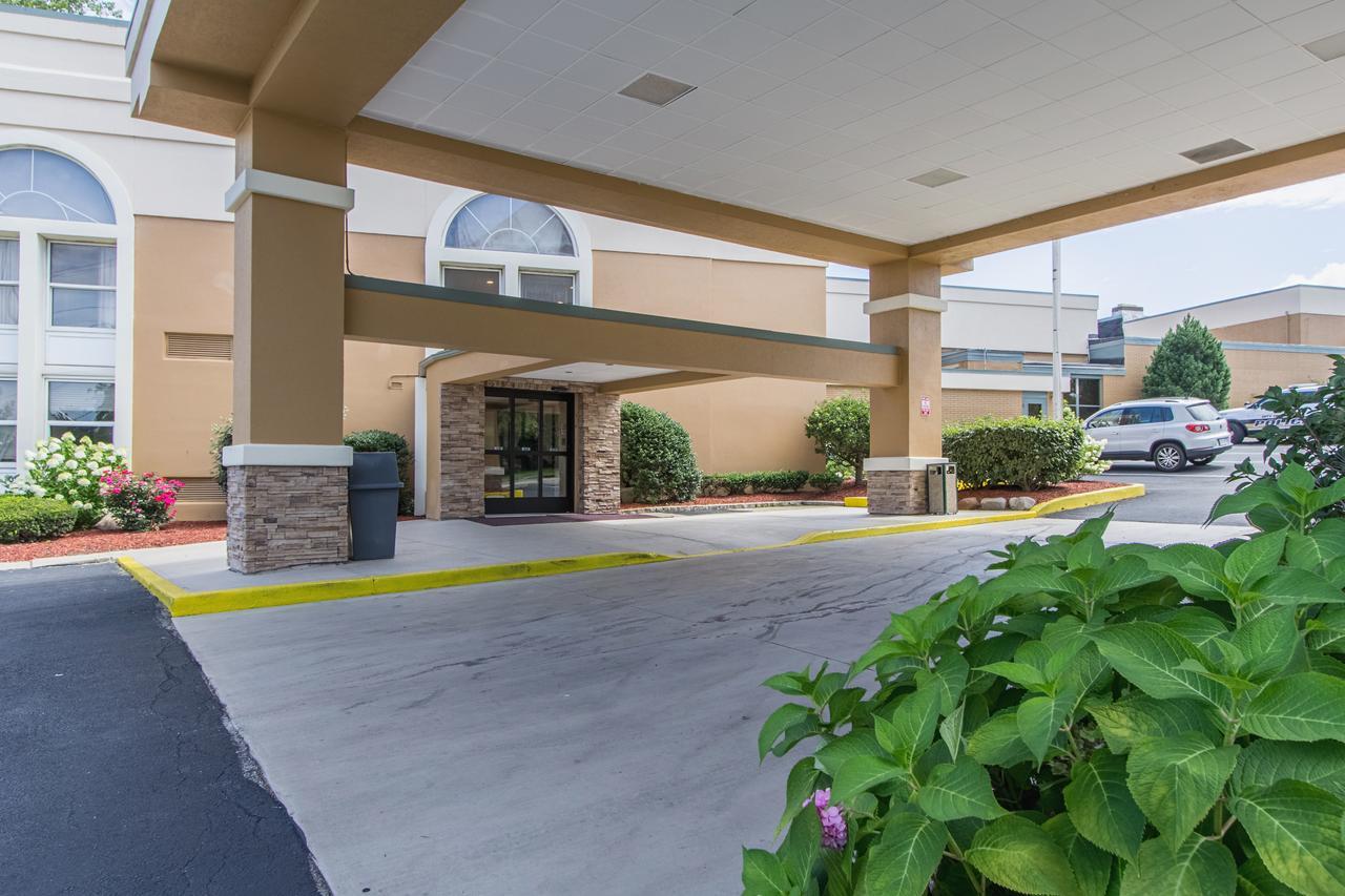 Greenridge Hotel Wickliffe Extérieur photo