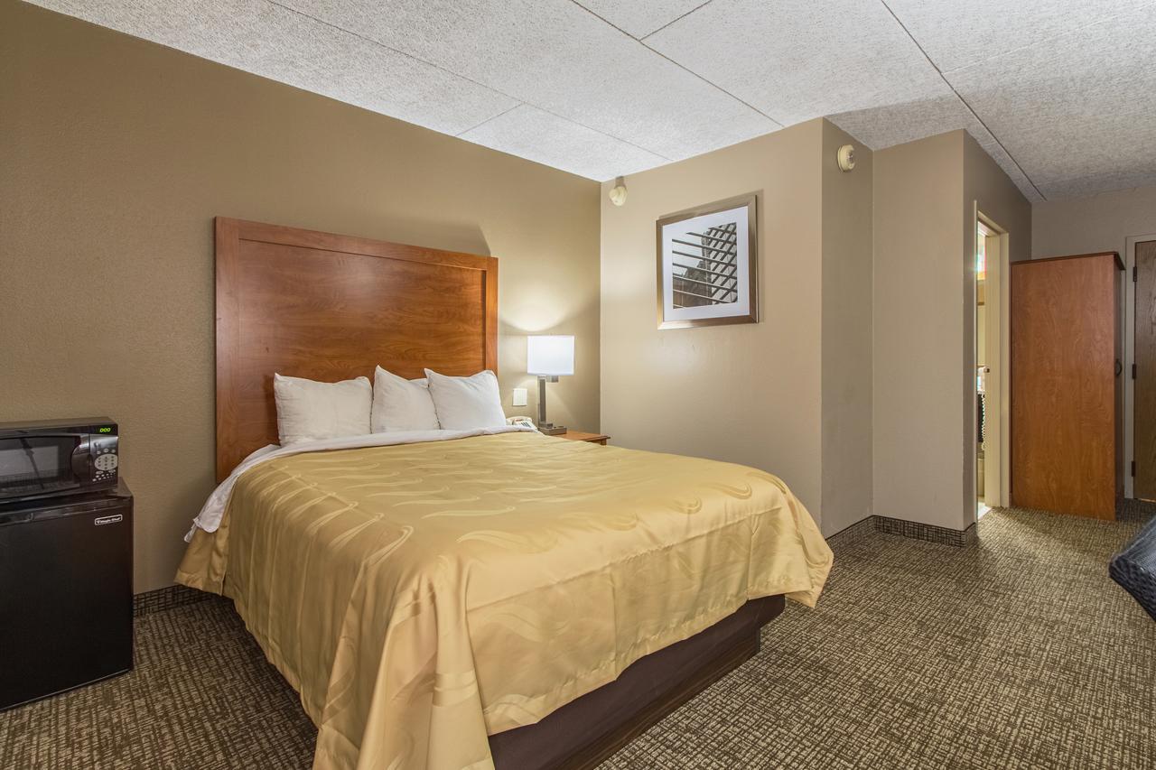 Greenridge Hotel Wickliffe Extérieur photo