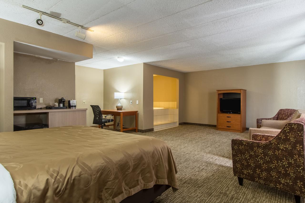Greenridge Hotel Wickliffe Extérieur photo