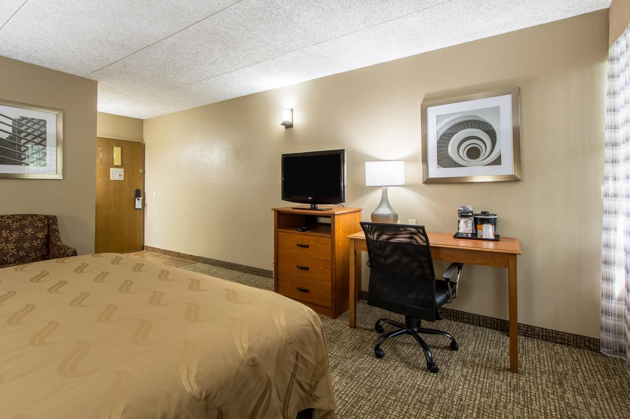 Greenridge Hotel Wickliffe Extérieur photo