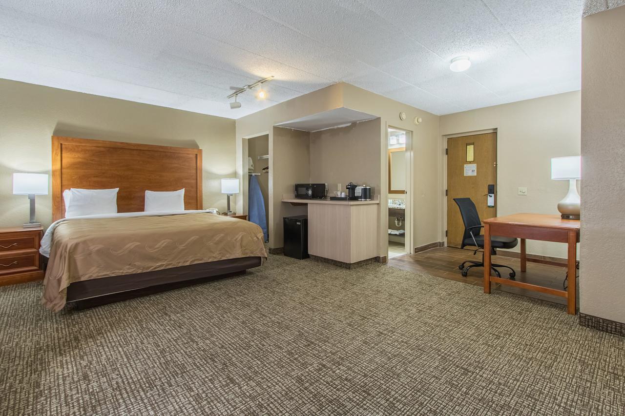 Greenridge Hotel Wickliffe Extérieur photo